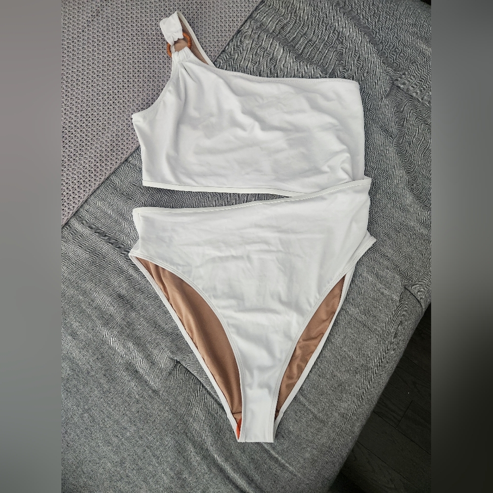 White One-Shoulder Bikini Set